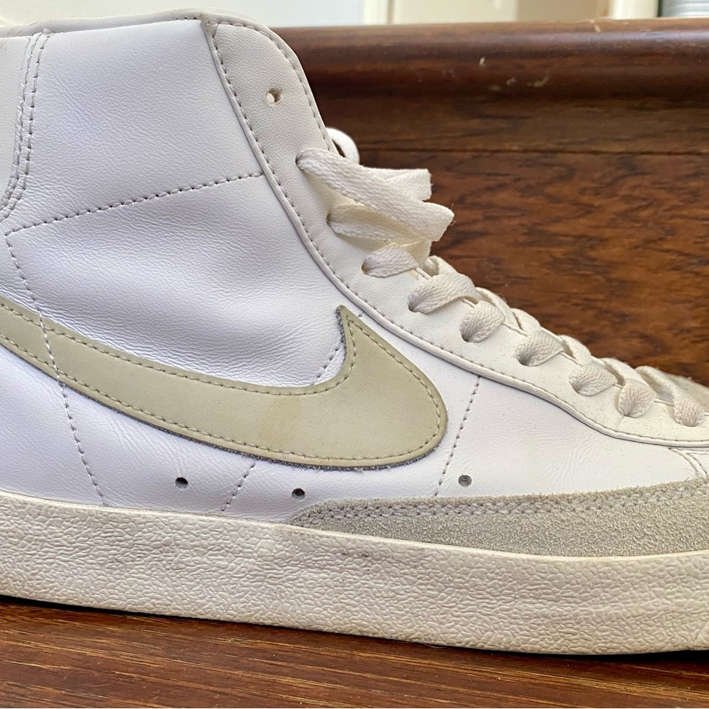Nike White and Cream Athletic Shoes